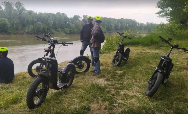 Randonnée, activité, sport, loisir, visite ou  balade entre amis au sud de Bordeaux en Gironde